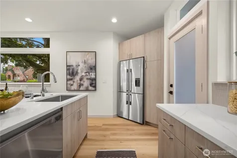 7005 9th Avenue NE Seattle WA 98115