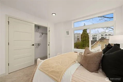 7005 9th Avenue NE Seattle WA 98115