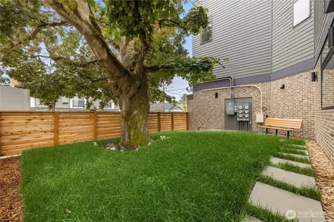 7005 9th Avenue NE Seattle WA 98115