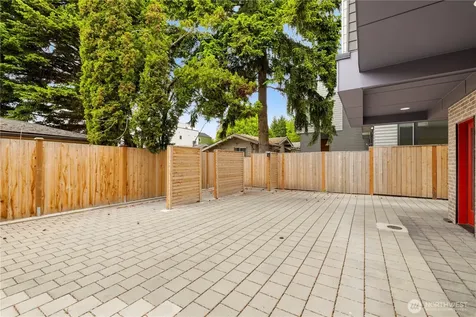 7005 9th Avenue NE Seattle WA 98115