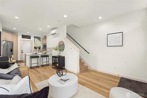7005 9th Avenue NE Seattle WA 98115