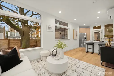 7005 9th Avenue NE Seattle WA 98115