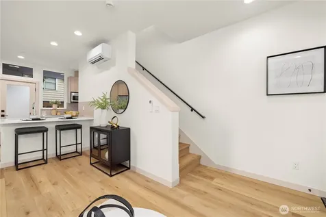 7005 9th Avenue NE Seattle WA 98115