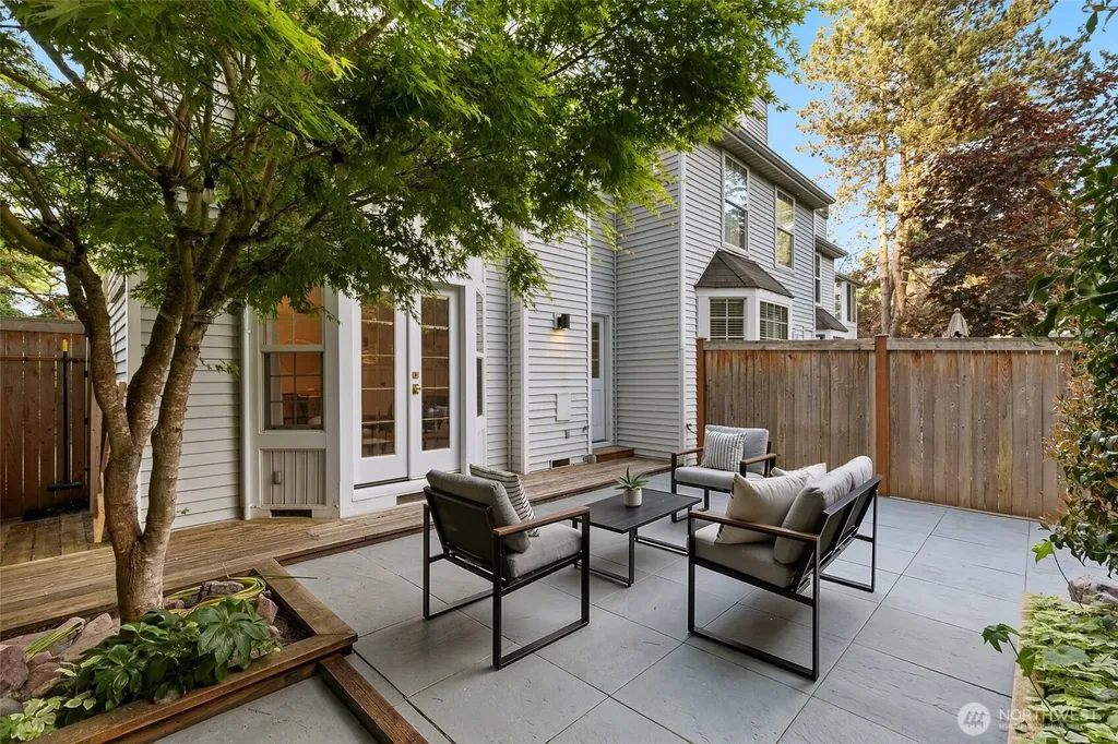 10273 NE 129th Lane Kirkland WA 98034