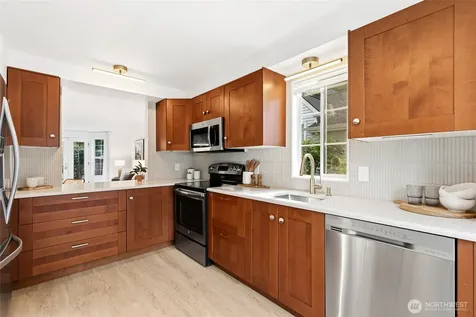 10273 NE 129th Lane Kirkland WA 98034