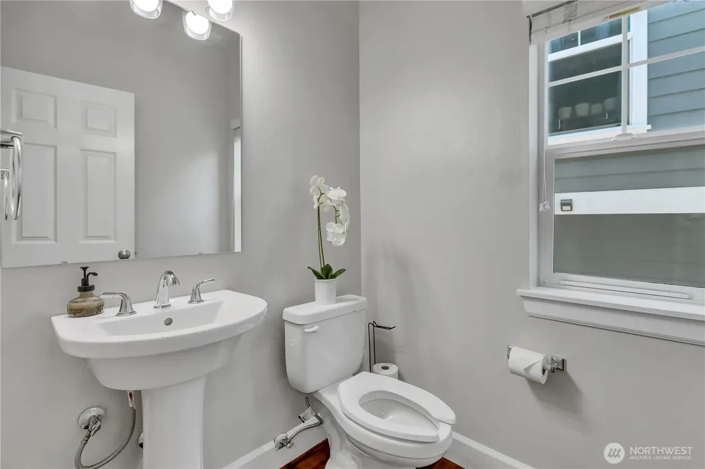 4933 Diana Court SE Auburn WA 98092