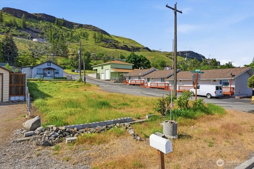 300 E Grand Coulee Avenue Grand Coulee WA 99133