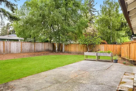 627 166th Avenue NE Bellevue WA 98008