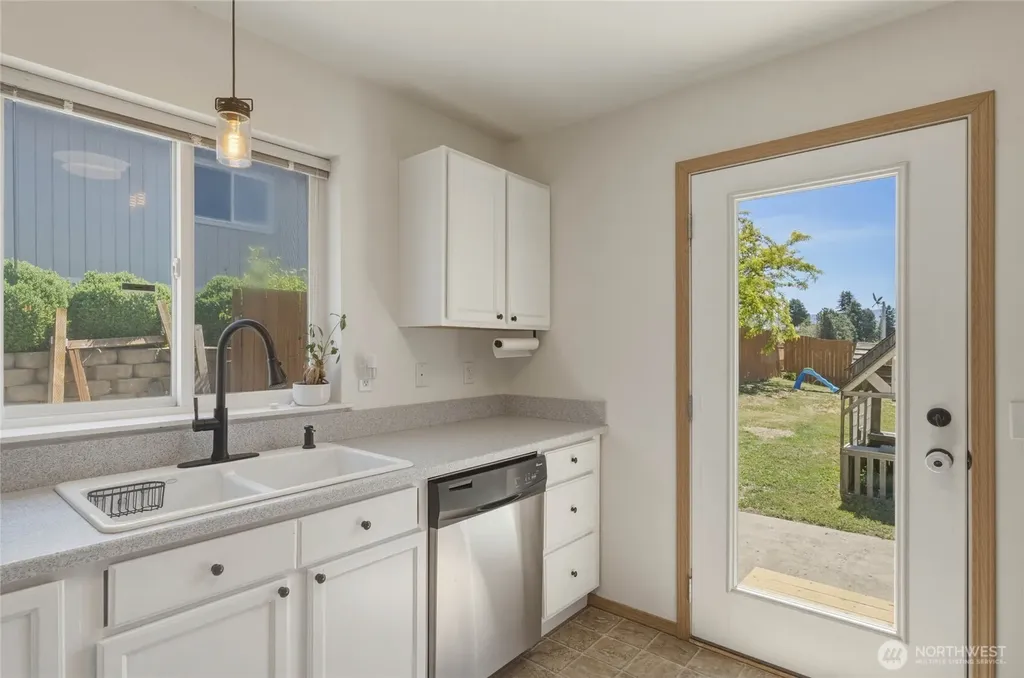 3935 NE Vista Del Rey Drive East Wenatchee WA 98802