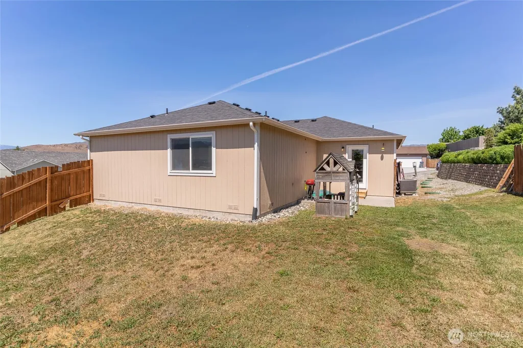 3935 NE Vista Del Rey Drive East Wenatchee WA 98802