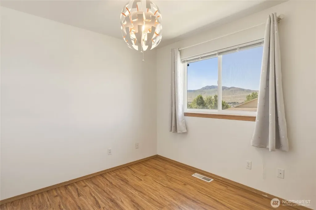 3935 NE Vista Del Rey Drive East Wenatchee WA 98802