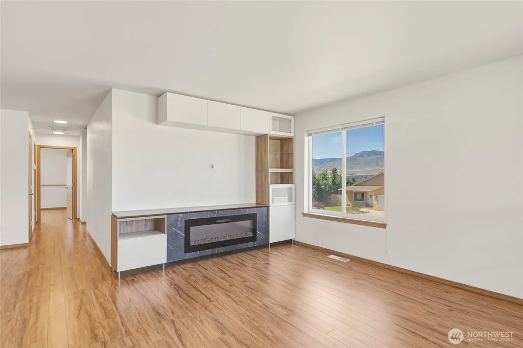 3935 NE Vista Del Rey Drive East Wenatchee WA 98802
