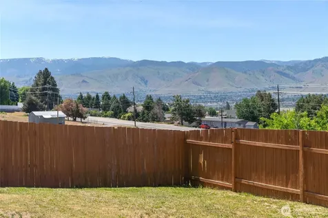 3935 NE Vista Del Rey Drive East Wenatchee WA 98802