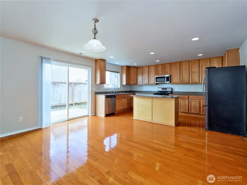 33060 41st Place S Federal Way WA 98001