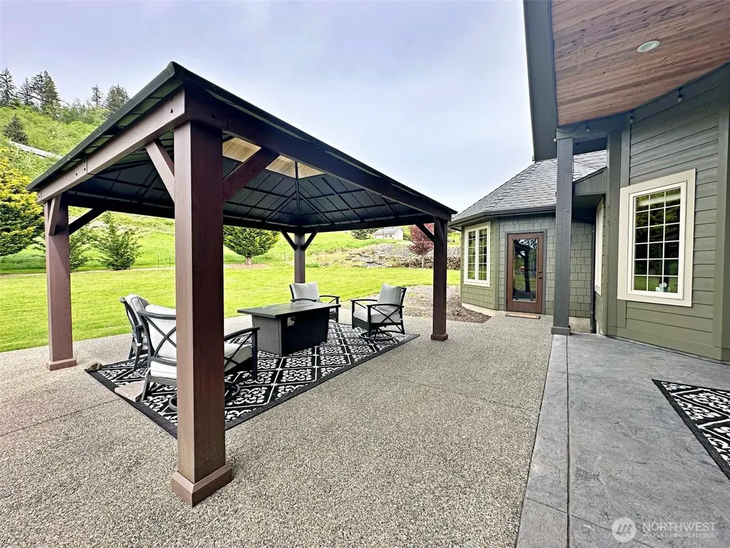 104 Hummingbird Lane Silver Creek WA 98585