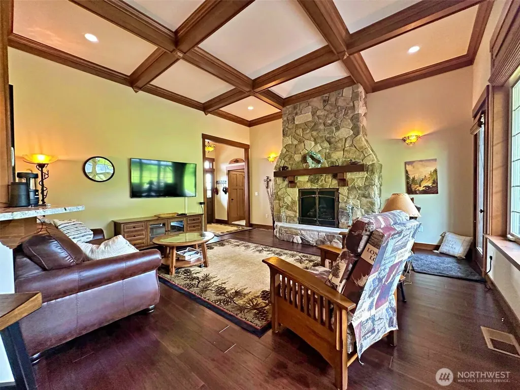 104 Hummingbird Lane Silver Creek WA 98585