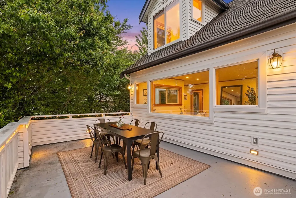6716 37th Avenue SW Seattle WA 98126