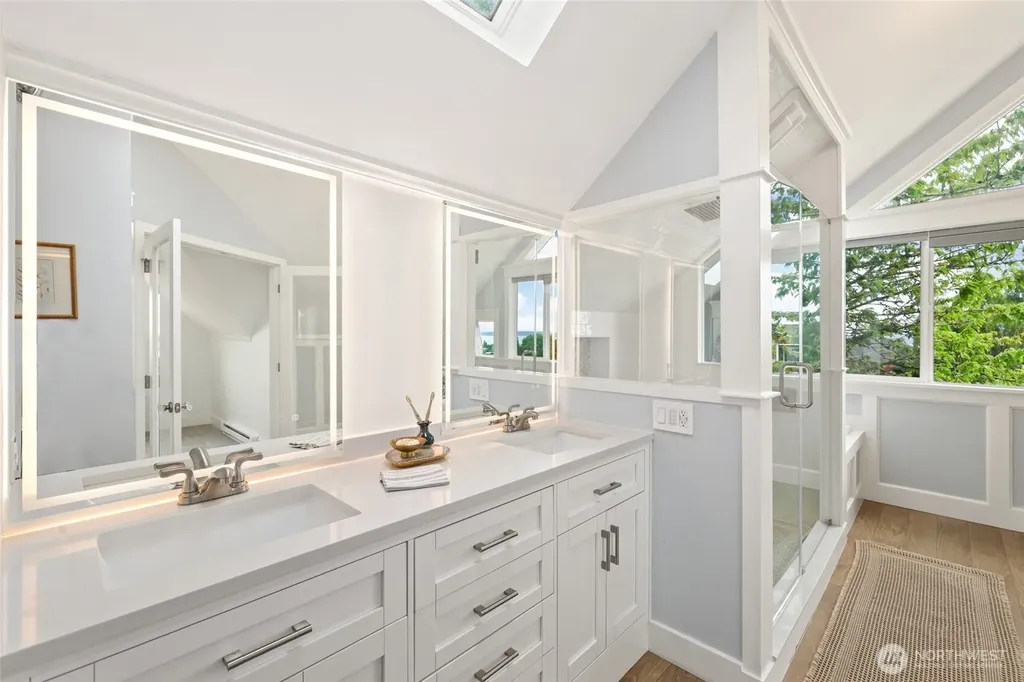 6716 37th Avenue SW Seattle WA 98126