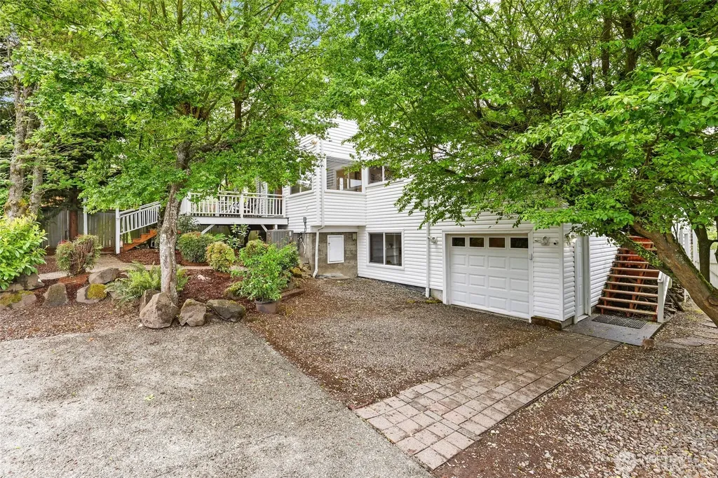 6716 37th Avenue SW Seattle WA 98126