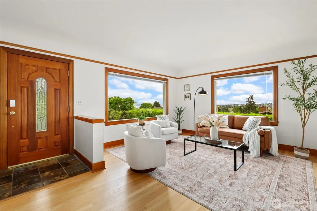 6716 37th Avenue SW Seattle WA 98126