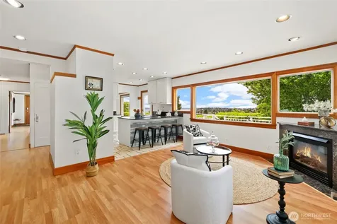 6716 37th Avenue SW Seattle WA 98126