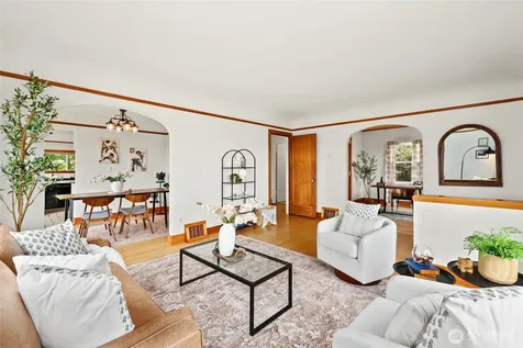 6716 37th Avenue SW Seattle WA 98126