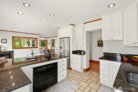 6716 37th Avenue SW Seattle WA 98126
