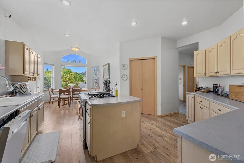 20303 Gardner Court Burlington WA 98233