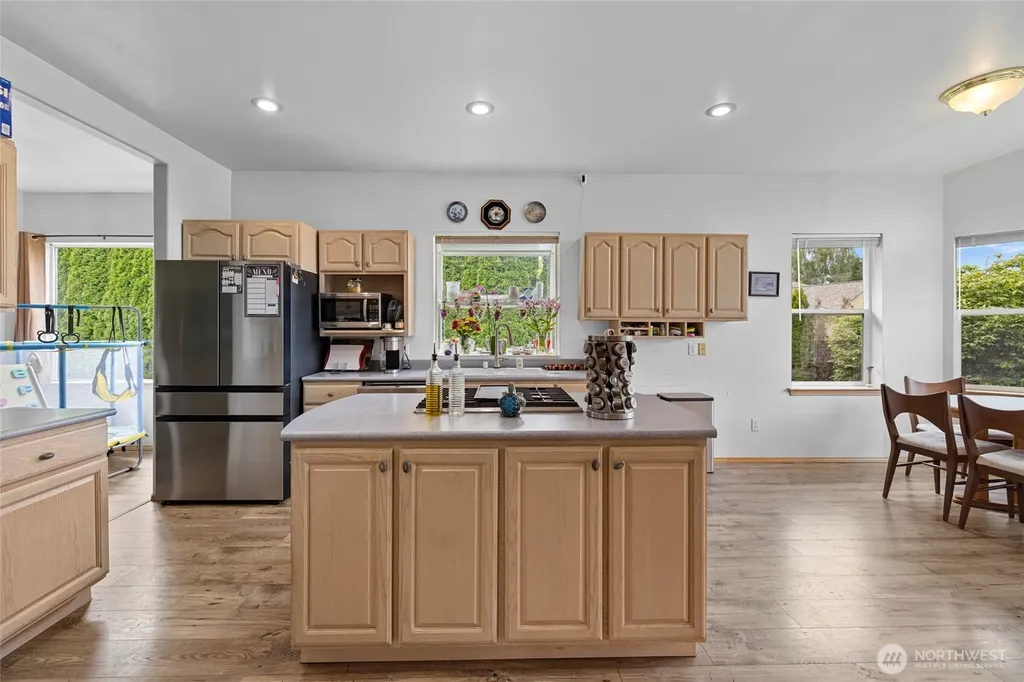 20303 Gardner Court Burlington WA 98233