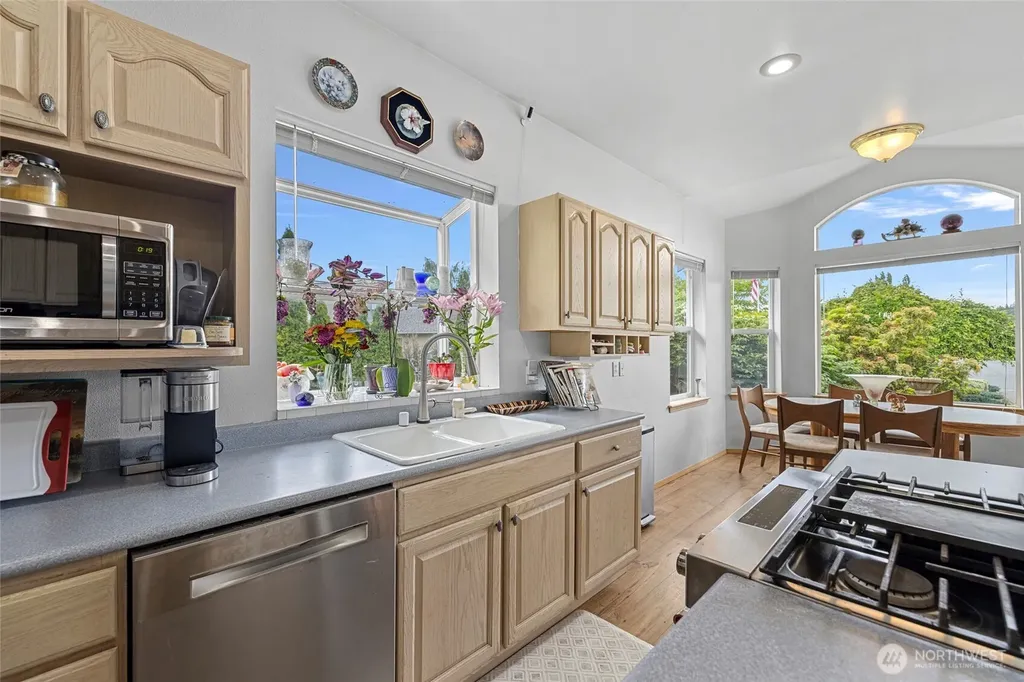 20303 Gardner Court Burlington WA 98233
