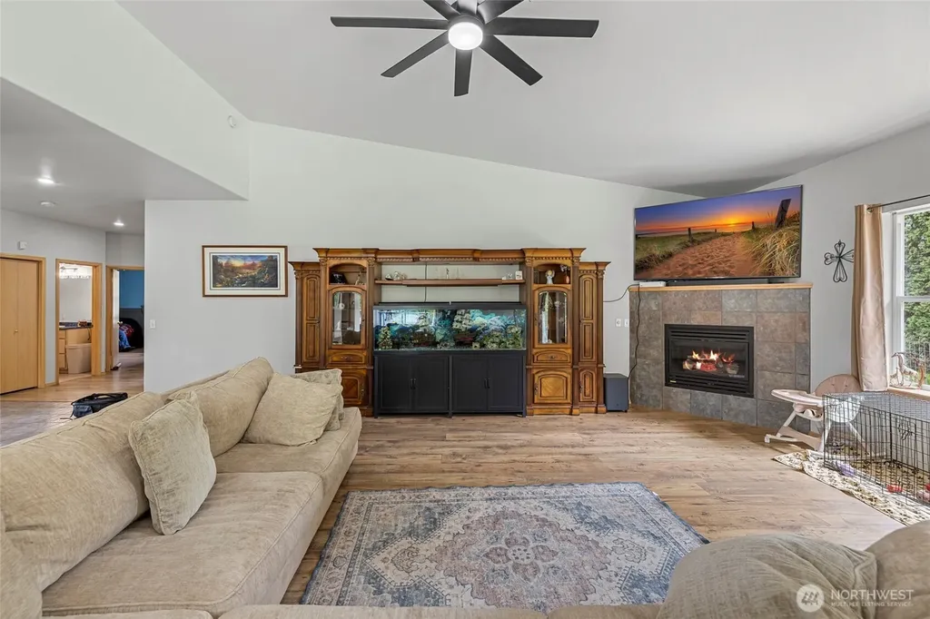 20303 Gardner Court Burlington WA 98233