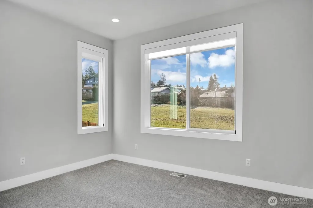1113 N 39th Court Renton WA 98056