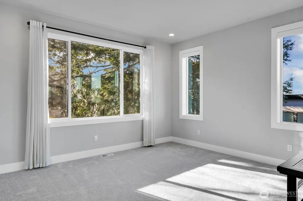 1113 N 39th Court Renton WA 98056