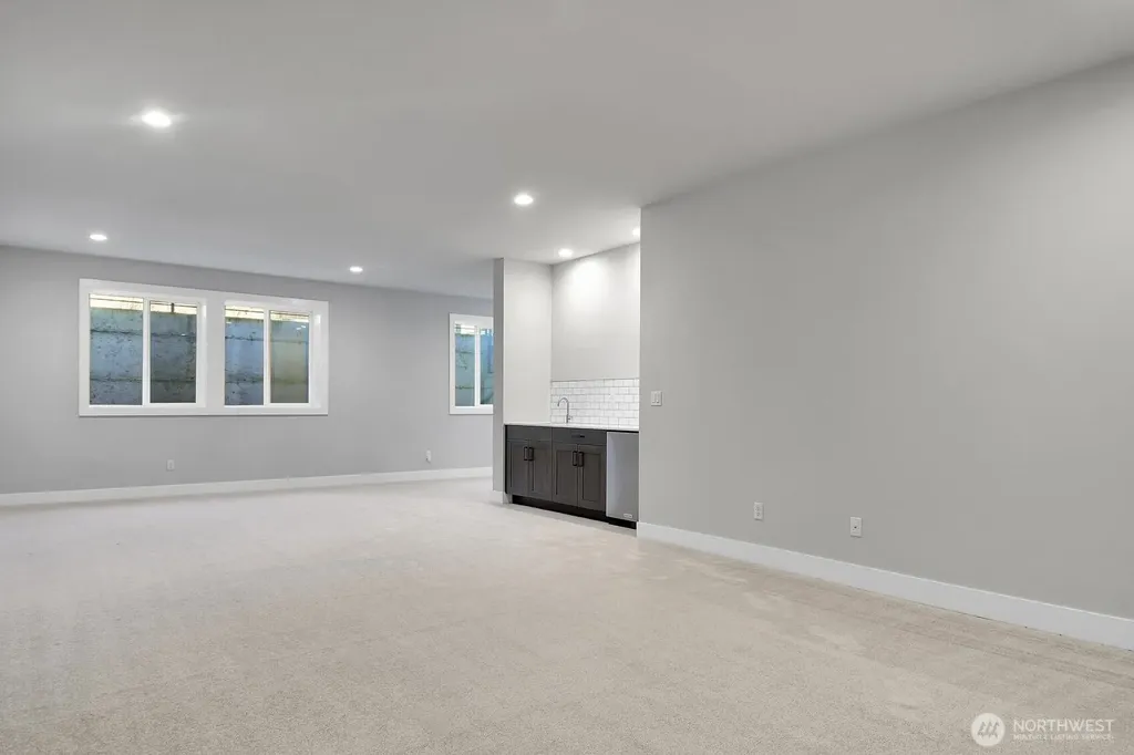 1113 N 39th Court Renton WA 98056