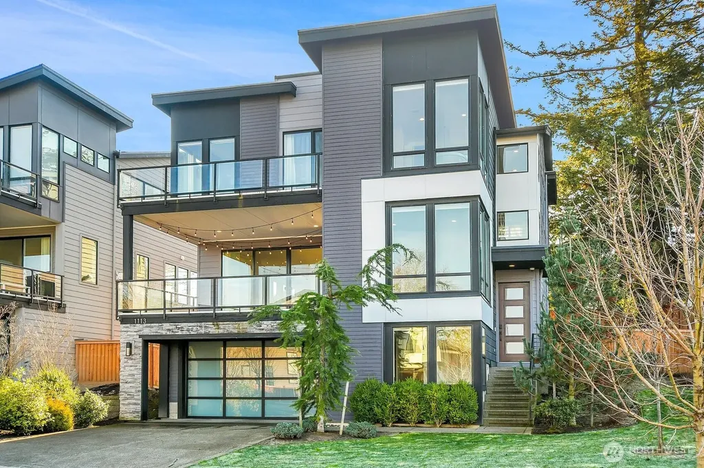 1113 N 39th Court Renton WA 98056