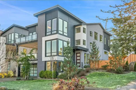 1113 N 39th Court Renton WA 98056