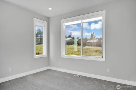 1113 N 39th Court Renton WA 98056