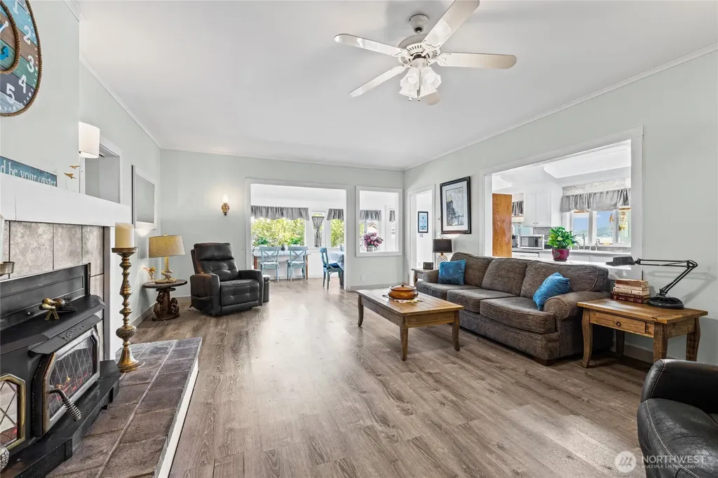 50 N Tillicum Beach Lane Shelton WA 98584
