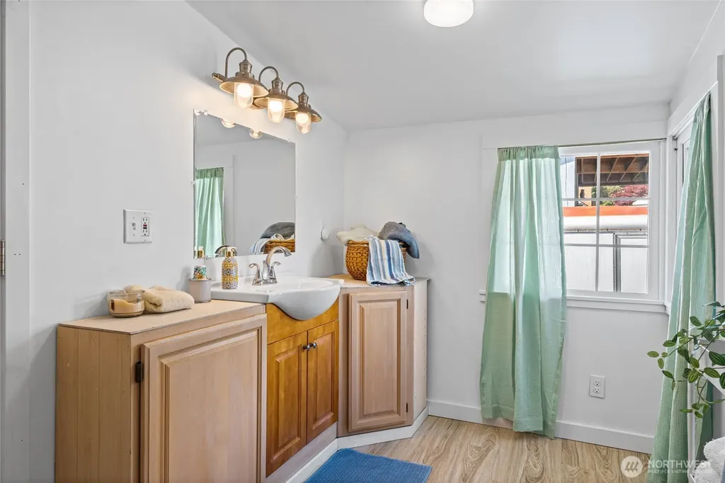 50 N Tillicum Beach Lane Shelton WA 98584
