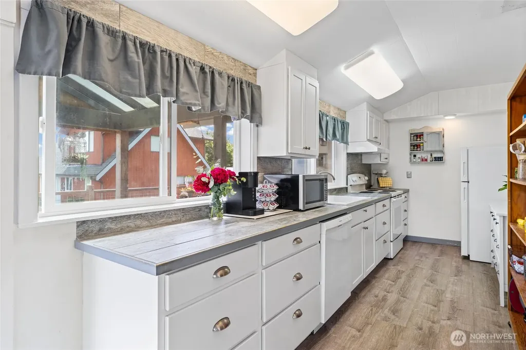 50 N Tillicum Beach Lane Shelton WA 98584