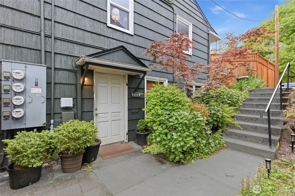 3444 34th Avenue W Seattle WA 98199