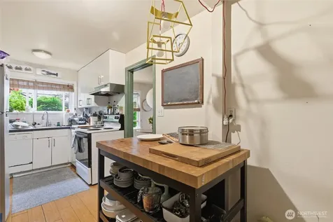 3444 34th Avenue W Seattle WA 98199