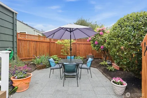 3444 34th Avenue W Seattle WA 98199