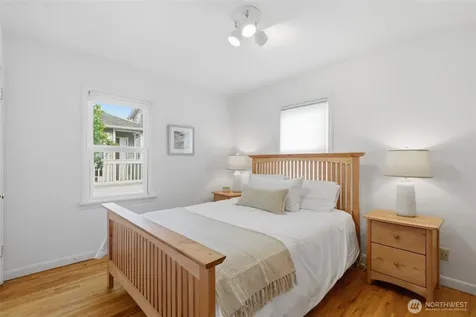 3444 34th Avenue W Seattle WA 98199