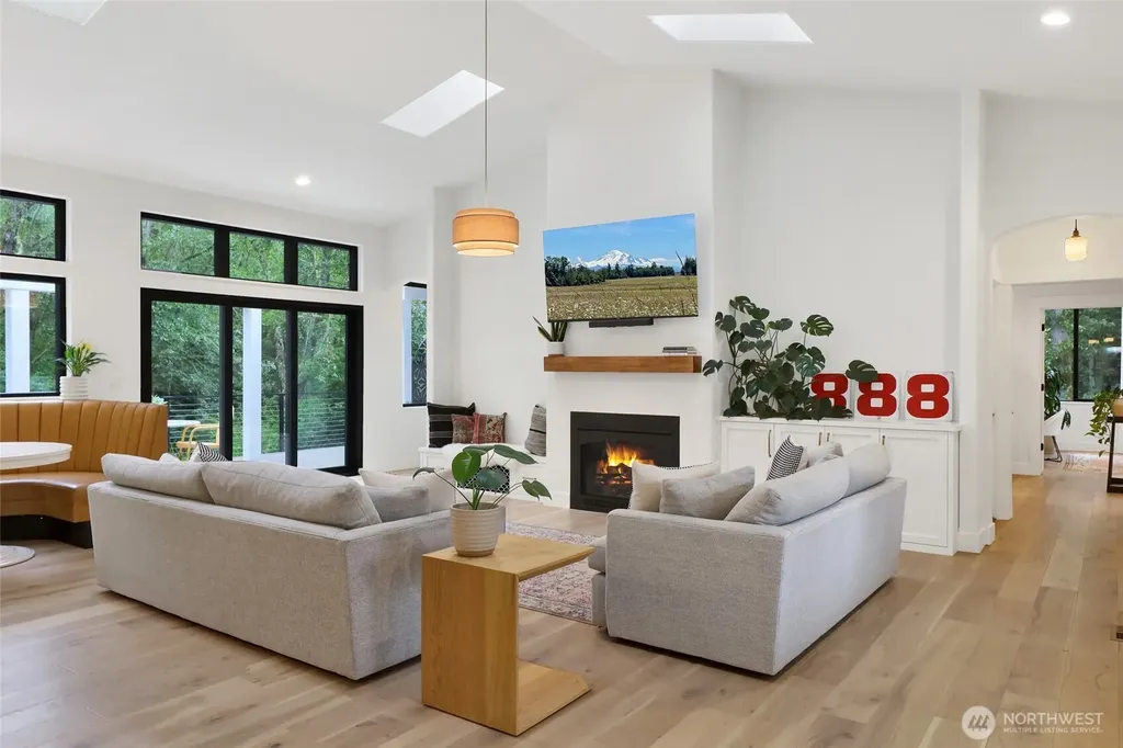 4357 Lakehill Lane Bellingham WA 98229