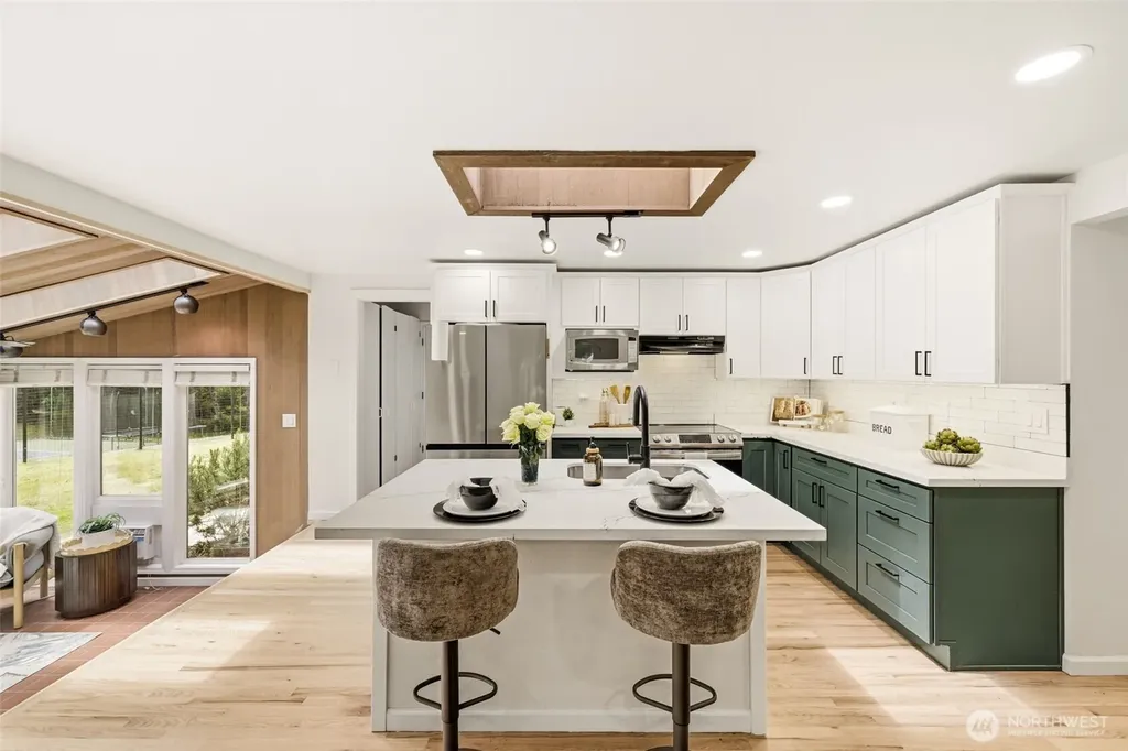 870 10th Lane Fox Island WA 98333