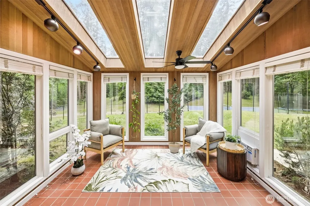 870 10th Lane Fox Island WA 98333