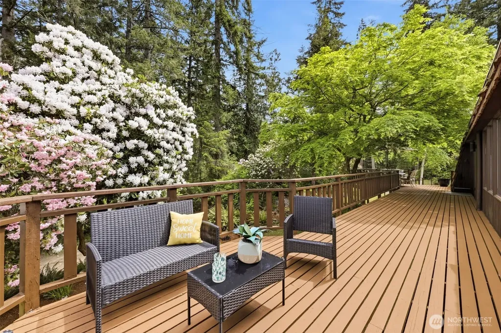 870 10th Lane Fox Island WA 98333