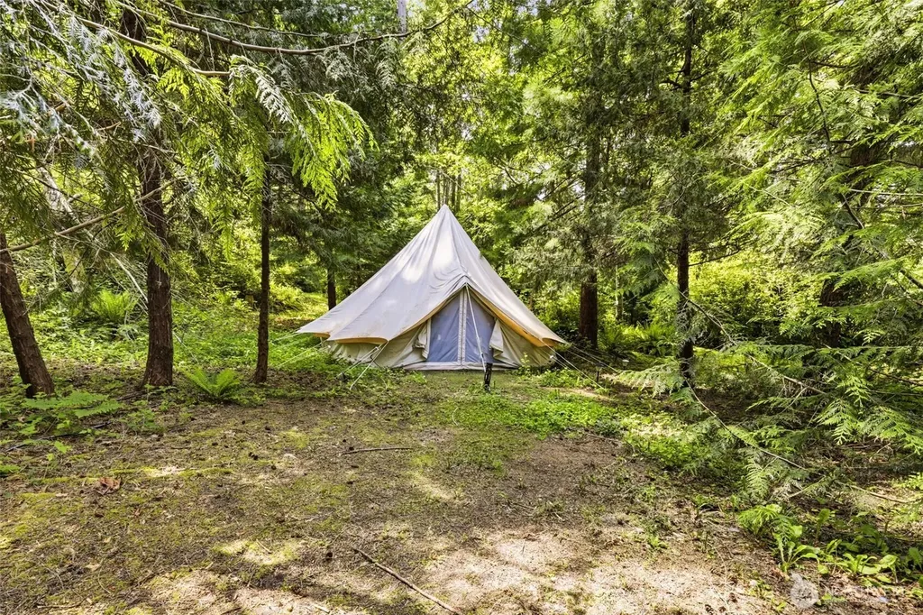 870 10th Lane Fox Island WA 98333