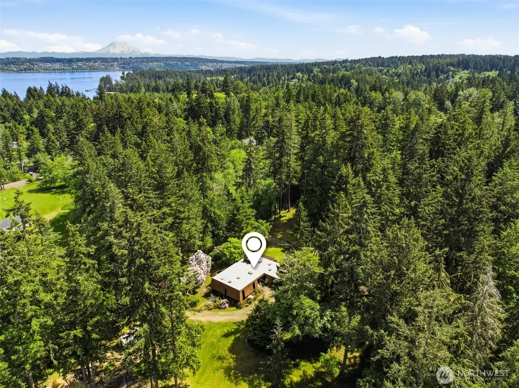 870 10th Lane Fox Island WA 98333